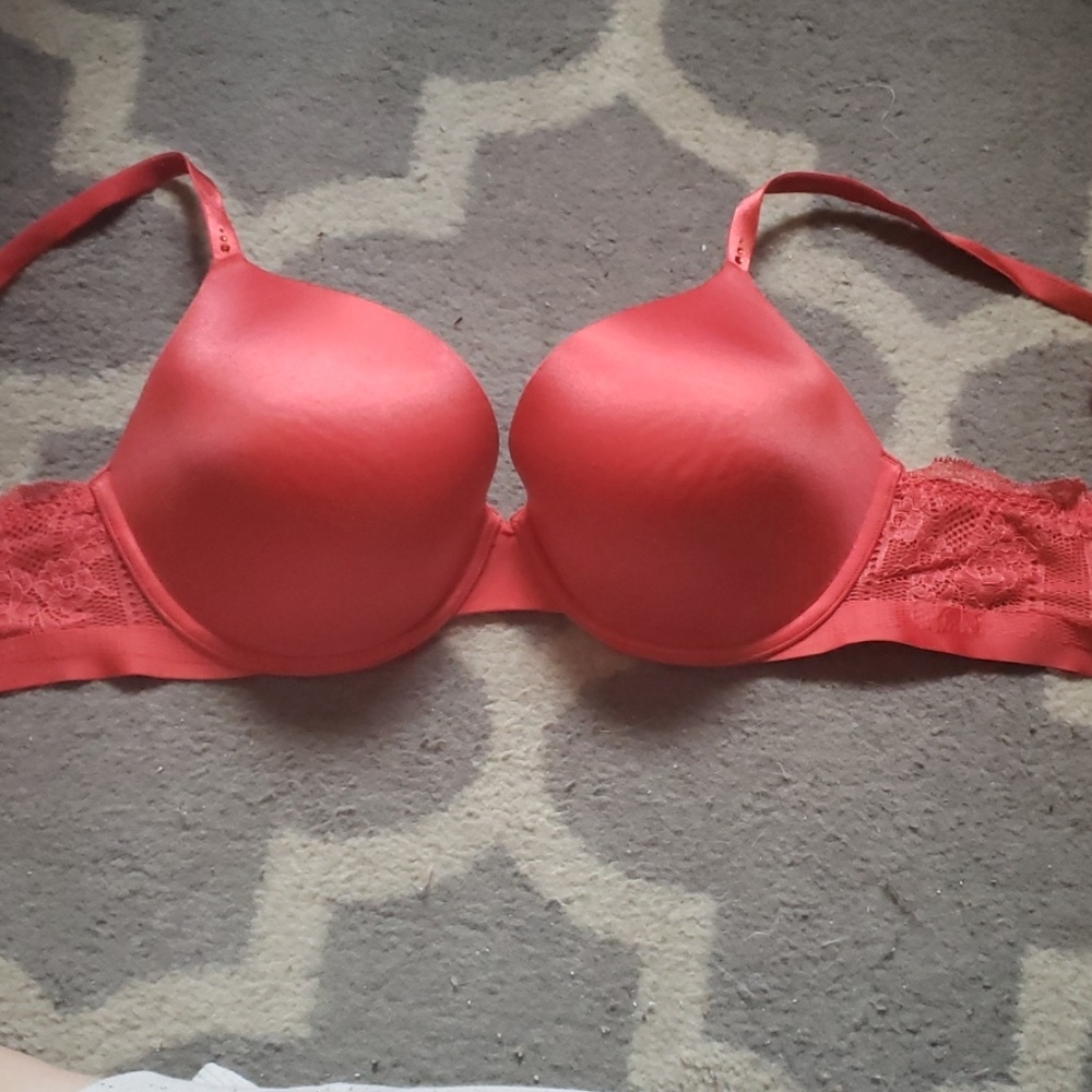 Victoria's Secret Biofit bra 34DD